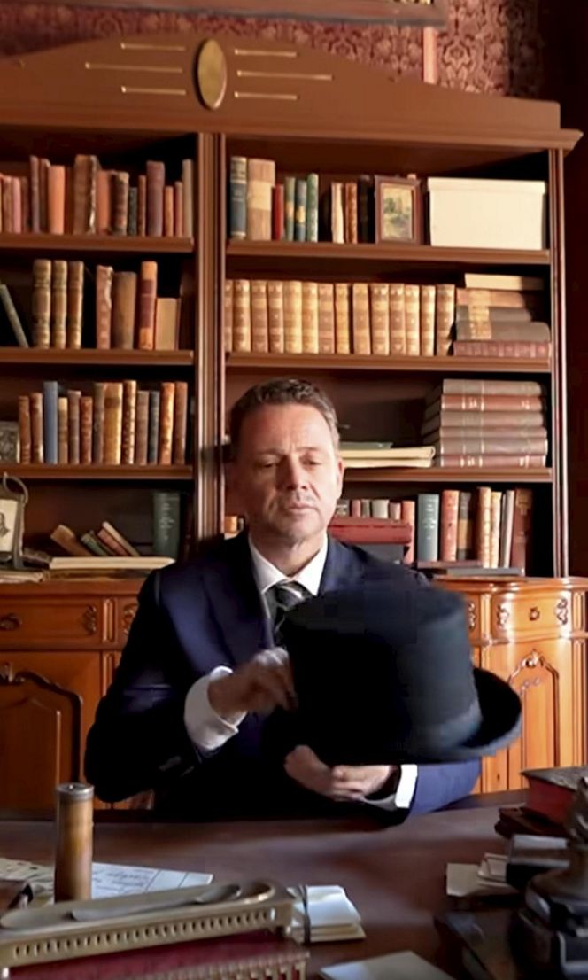 Trzaskowski bawi się w Wokulskiego