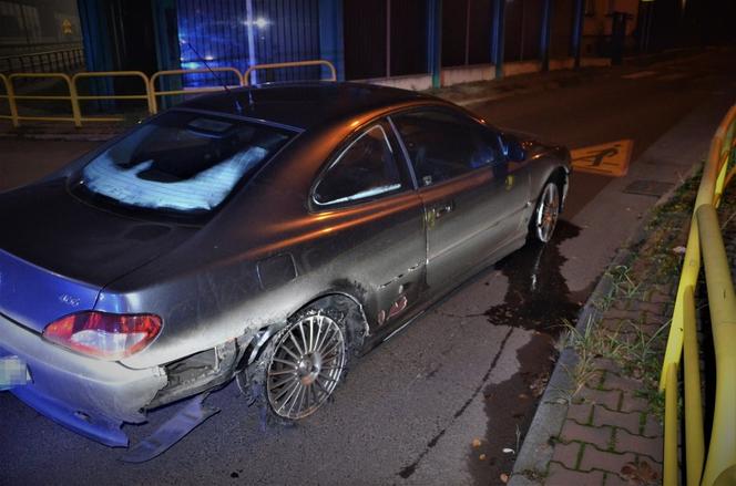 Śląskie: Jechał Wiślanką na samych felgach. Był kompletnie pijany. Policjanci nie wierzyli własnym oczom [ZDJĘCIA]