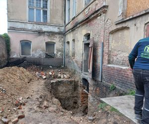 Zabytkowa kamienica przy Królowej Jadwigi w Lesznie odzyska dawny blask