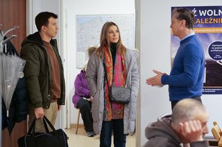Pierwsza miłość, odcinek 3970: Kalina i i Oskar odbiorą Alana z odwyku. Nie spodoba im się to, co powie psycholog - ZDJĘCIA