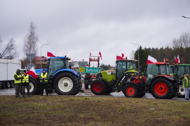 Protest rolników z 20 lutego. Blokada drogi obok Białegostoku