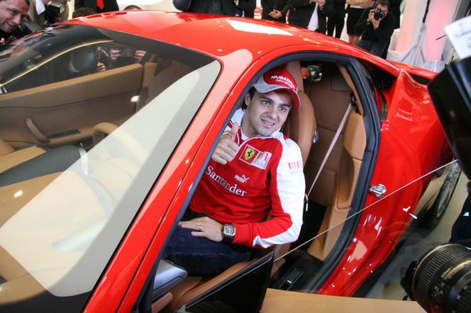Felipe Massa na otwarciu salonu Ferrari w Pradze