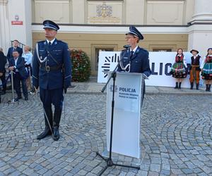 Policjanci świętowali na Rynku w Lesznie. Był uroczysty apel i piknik