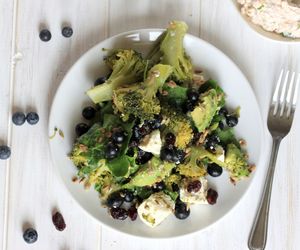 Brokuły na ciepło w oliwie - pyszna jarzynka z brokułów na sposób grecki