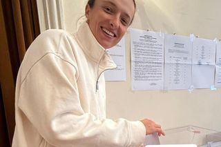 Tak zagłosowała Iga Świątek! Wymowny komentarz, zrobiła to w wyjątkowym miejscu!