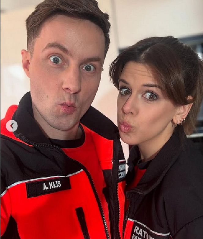 Na sygnale. Alek (Adam Turczyk), Martyna (Monika Mazur)