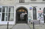 „To co robi miasto, to skandal”. Warszawa sprzedaje zabytkową kamienicę w centrum za grube miliony