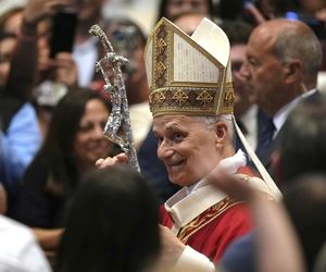 Papież tonie pod listami, dostaje ich 100 kilogramów dziennie. Dochodzą nawet bez adresu