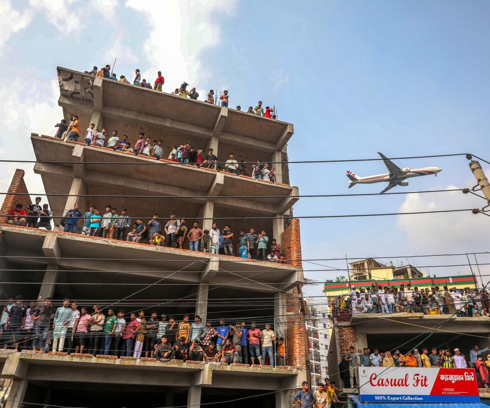 Samolot spadł na szkołę! Dziesiątki zabitych, 170 rannych