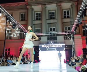 RADOM FASHION SHOW