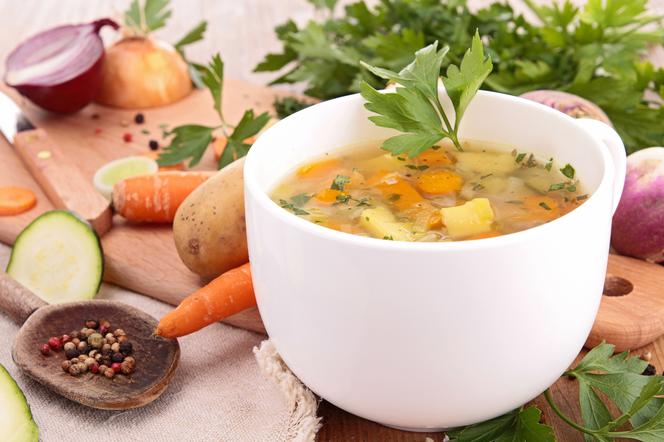 Krupnik z otrębami - dietetyczna zupa warzywna z dodatkiem otrąb