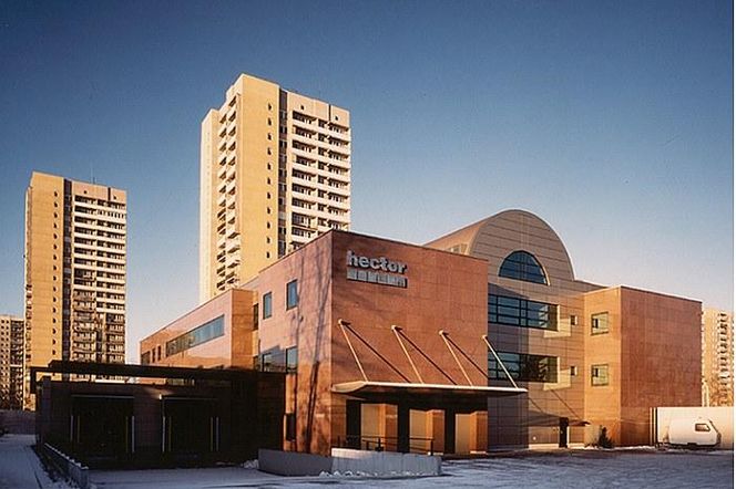 Najlepszy budynek Warszawy 1989-1995: Centrum Komputerowe – siedzibia firmy HECTOR