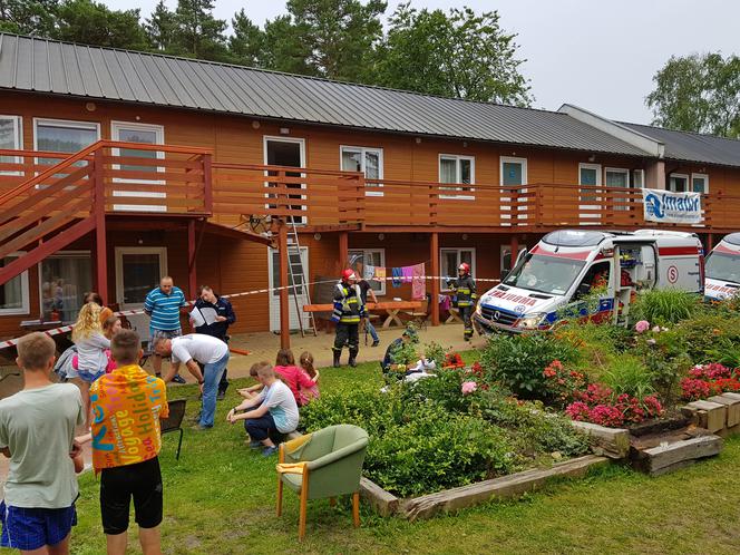 Zarwał się balkon pod kolonistami