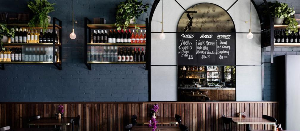 Wnętrze lokalu Meatball & Wine Bar w Australii