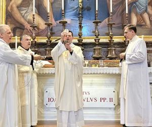 Msza św. przy grobie Jana Pawła II: Budujcie dziś Królestwo Boże