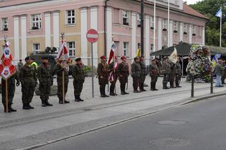 Wojskowa parada w Międzyrzeczu. 