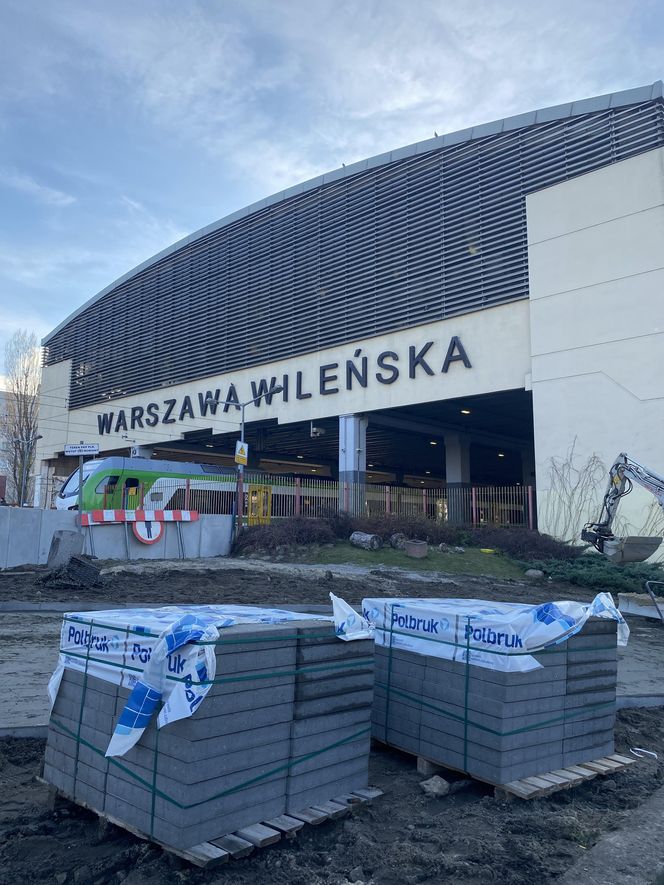 Nowe przejście przez tory przy Galerii Wileńskiej