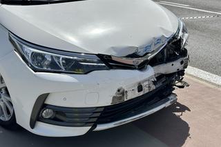 Wypadek z udziałem radiowozu na ulicy Łopuszańskiej w Warszawie