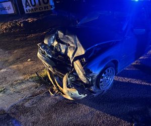 Zniszczone radiowozy po pościgu Wierzbna