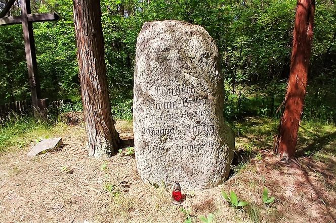 Leśny cmentarz rodu von Ramin