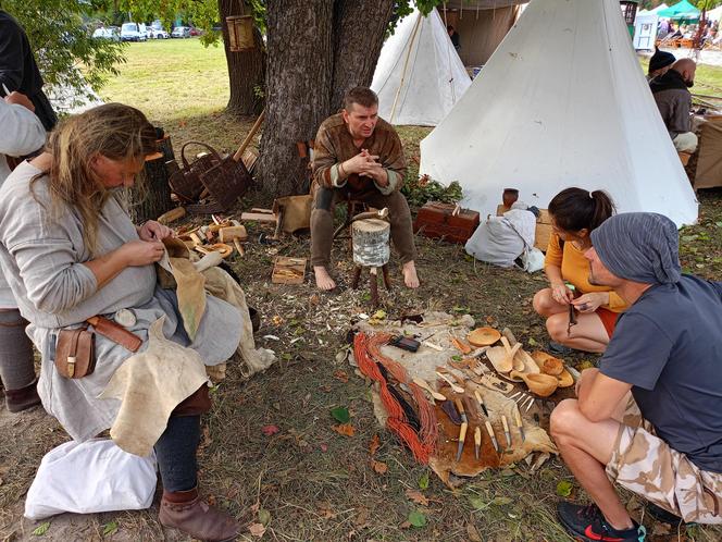 Odbywający się w Mrozach Festyn Archeologiczny to wydarzenie, które z roku na rok przyciąga coraz więcej umieszkańców regionu i turystów