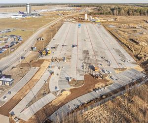 Międzynarodowy Port Lotniczy Katowice w Pyrzowicach ma drogę startową o długości 3200 m