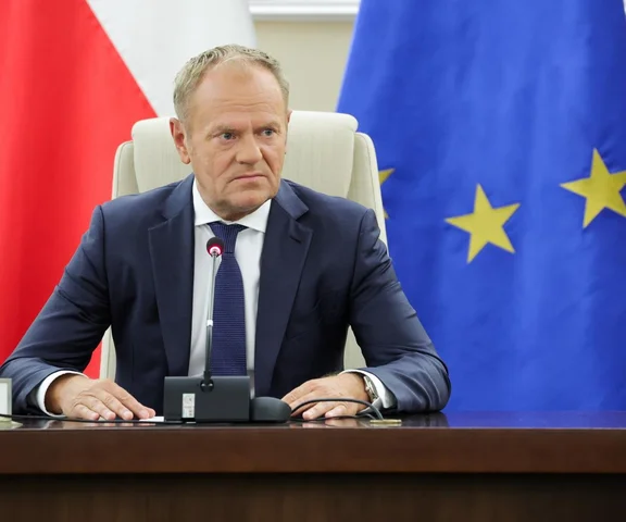 Nadzwyczajne posiedzenie rządu w Warszawie. Prowokacja na dużą skalę 