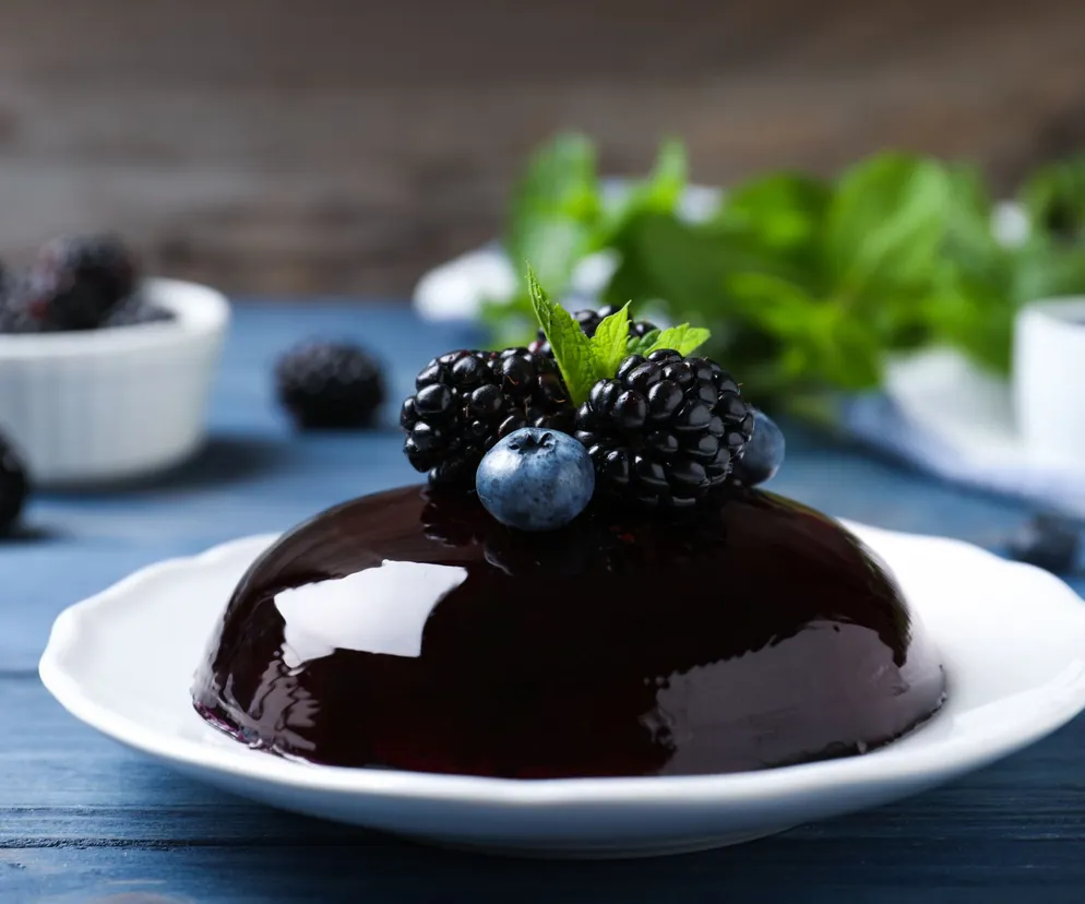 Keto galaretka z jagodami. Słodka przekąska z 4 składników