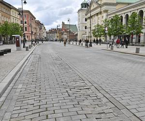 Nawierzchnia na Krakowskim Przedmieściu przed remontem