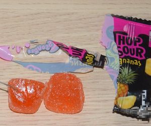 Metalowe druciki w cukierkach. Policja szuka sprawcy