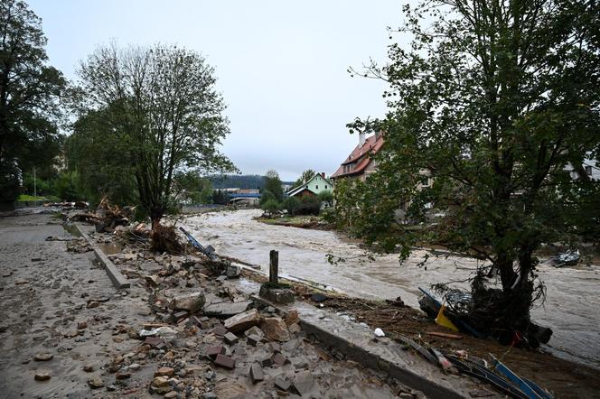 Mieszkańcy przerażeni skalą powodzi. "Takiej wody jeszcze tu nie było"