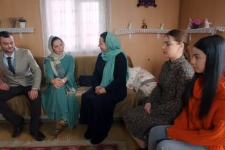 Miłość i nadzieja. Kuzey uratuje Silę przed zaręczynami z Alperem