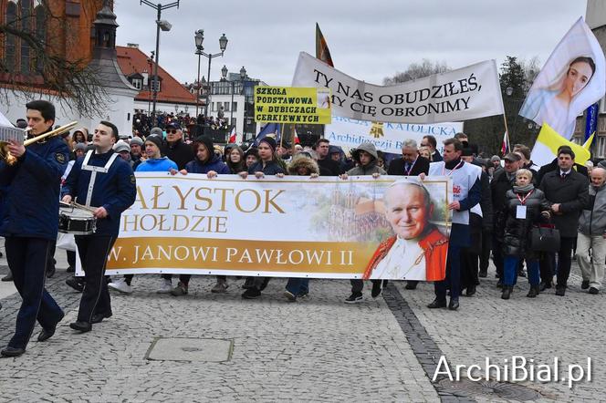 Marsz Papieski w Białymstoku. Było 4 tysiące osób. 2 kwietnia 2023