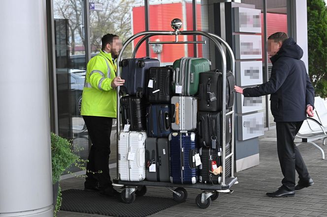 Robert De Niro już w Polsce. Aktor przyłapany na lotnisku w Warszawie