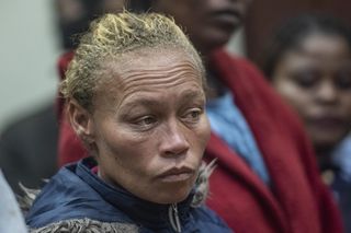 Matka sprzedała 6-letnią córkę szamanowi?! Dziecko zginęło w rytuale?