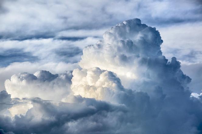 Chmury nad Toruniem