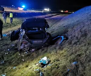 Dachowanie BMW na autostradzie A2. Lubuskie służby na miejscu