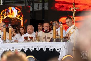 Kard. Ryś do młodych: ludzie, którzy niczego już nie szukają są jak zaparkowane auto