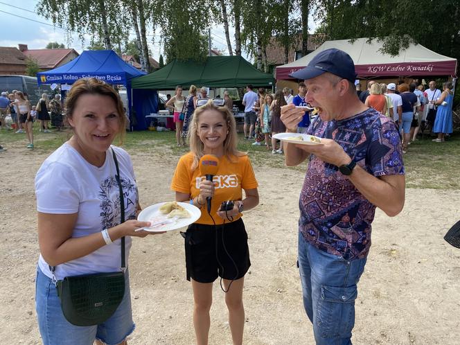 Gigantyczne kolejki po pierogi w Biesowie. Przygotowano ich ponad 50 tysięcy. Zobacz zdjęcia!