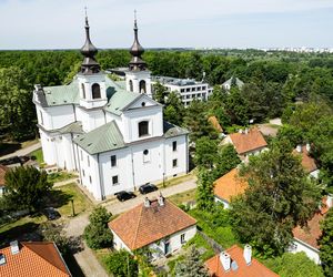 Warszawskie Bielany to dzielnica pełna romantycznego uroku. Dlaczego warto poznać ją bliżej? 