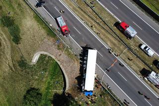 Śmiertelny wypadek na S17. Tir zderzył się z osobówką. Nie żyje jedna osoba