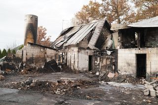 Koryciny. Pożar w Darach Natury. Znany w Polsce zakład przeżywa trudne chwile [ZDJĘCIA]