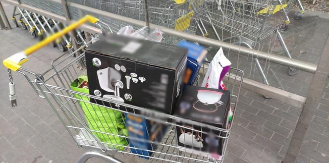 Kradzież na dwa wózki
