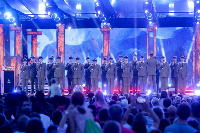 Wakacyjna Trasa Dwójki w Elblągu. Koncert piosenki wojskowej państw NATO