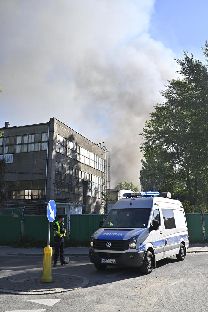 Warszawa. Płonie centrum handlowe Marywilska 44