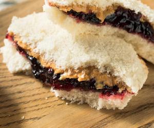 Bułeczki pełne jagód? Przepis siostry Anastazji na jagodzianki idealne