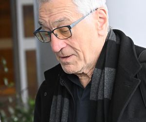 Robert De Niro już w Polsce. Aktor przyłapany na lotnisku w Warszawie
