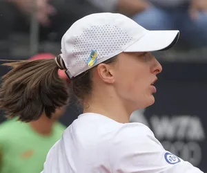 Iga Świątek - Curenko Transmisja TV Roland Garros Gdzie obejrzeć mecz Świątek - Curenko STREAM ONLINE LIVE 5.06.2023 Na którym kanale Iga Świątek mecz w TV dzisiaj