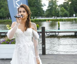 Pastelowe kolory, welurowe meble i styl boho. Tak urządziła się Maja Hyży