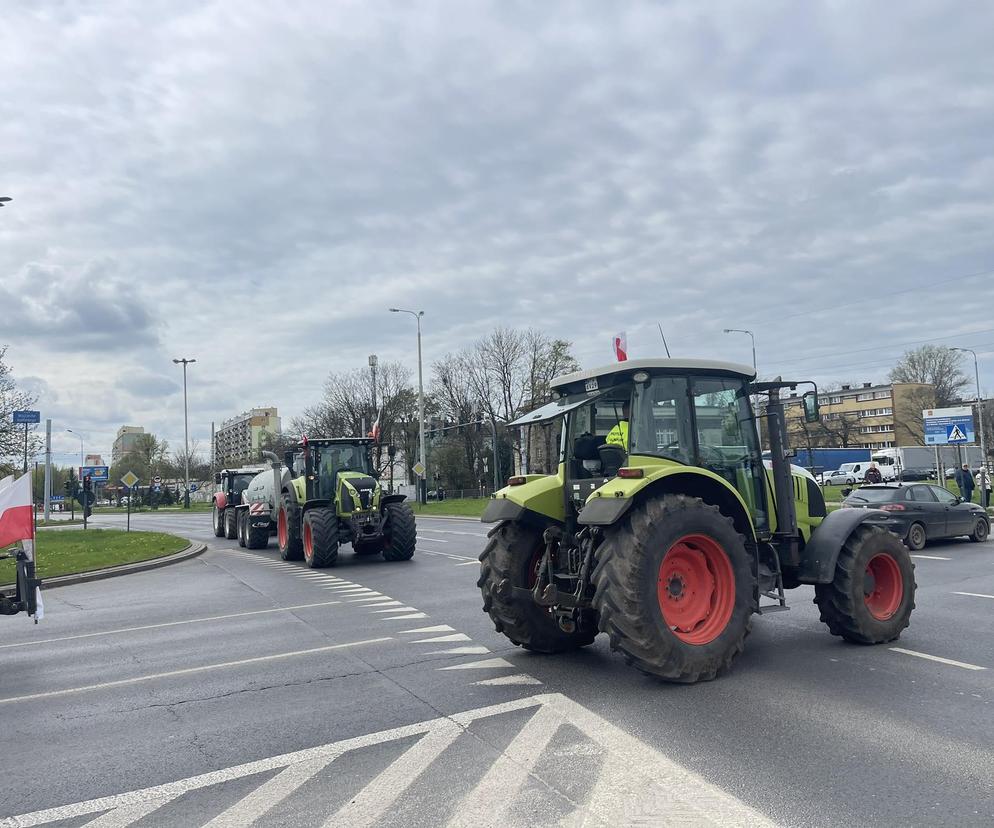 Rolnicy ponownie wyjechali na ulice miasta. Trwa blokada Aleksandrowskiej